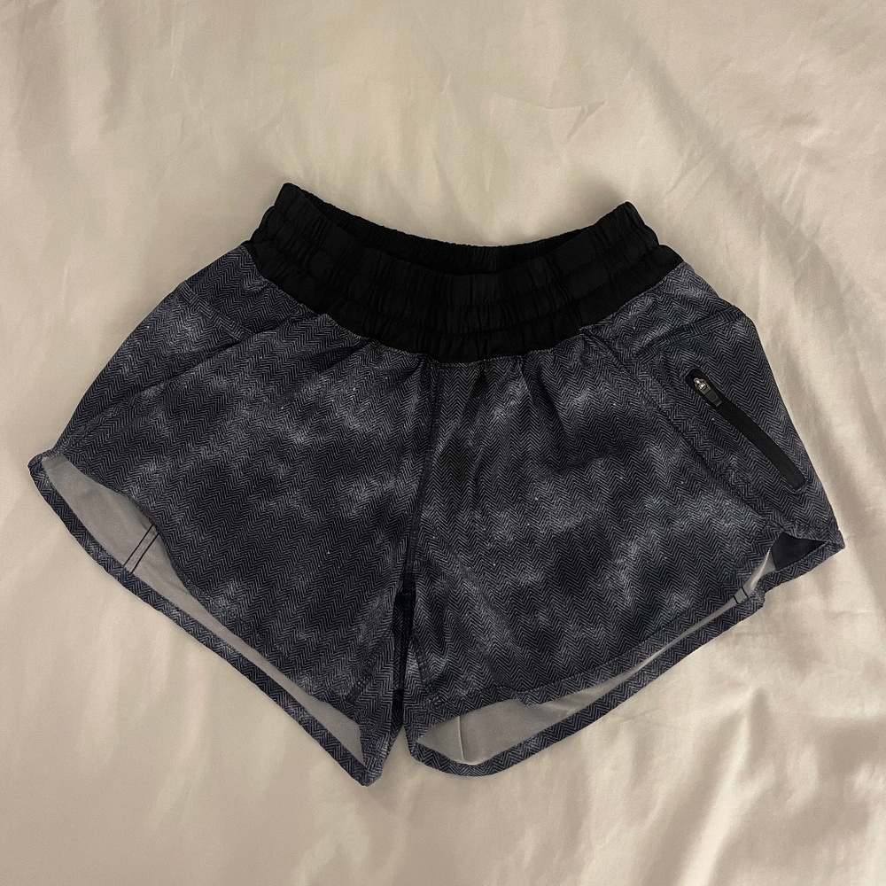 Lululemon 4" Tracker Short